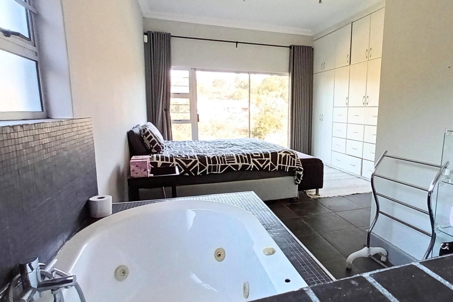 4 Bedroom Property for Sale in Beacon Bay Eastern Cape